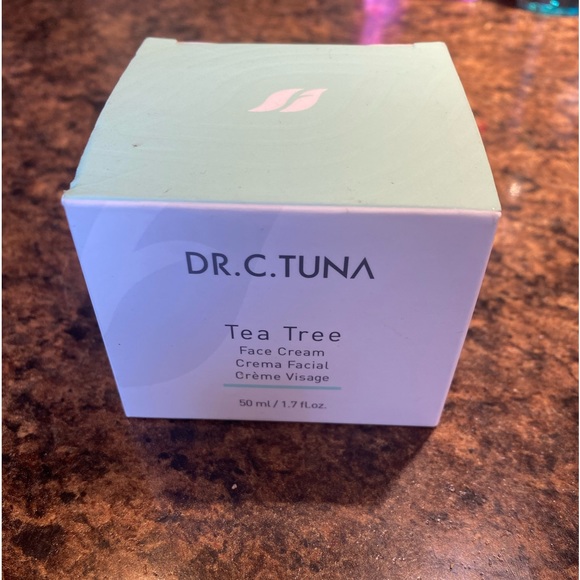 Farmasi Dr C Tuna Face Cream - Picture 1 of 5
